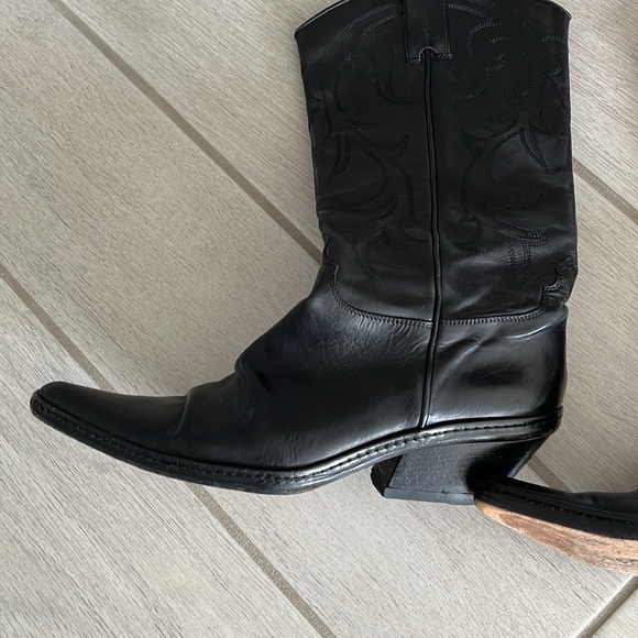 🌺🍁 Sartore Western Boot, Made in Paris/France~Black tooled pull on boot!💃🏻 - Picture 4 of 6